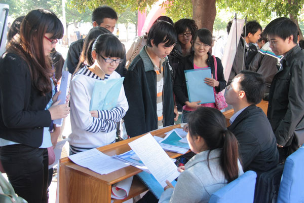 西昌學院成功舉行2012屆畢業(yè)生冬季校園雙選會